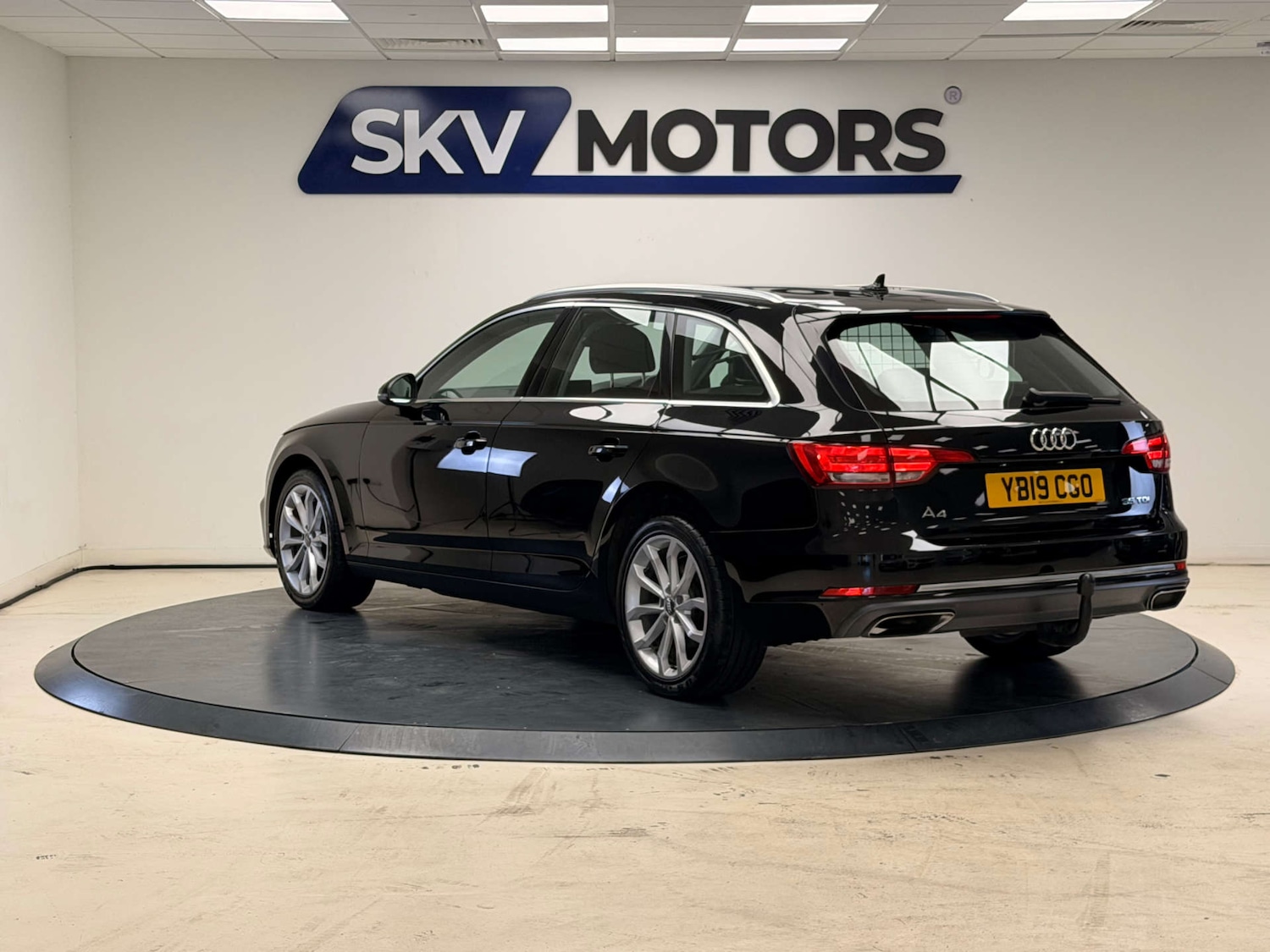 Used Audi A4 2019 for sale - 77984290: Photo 3