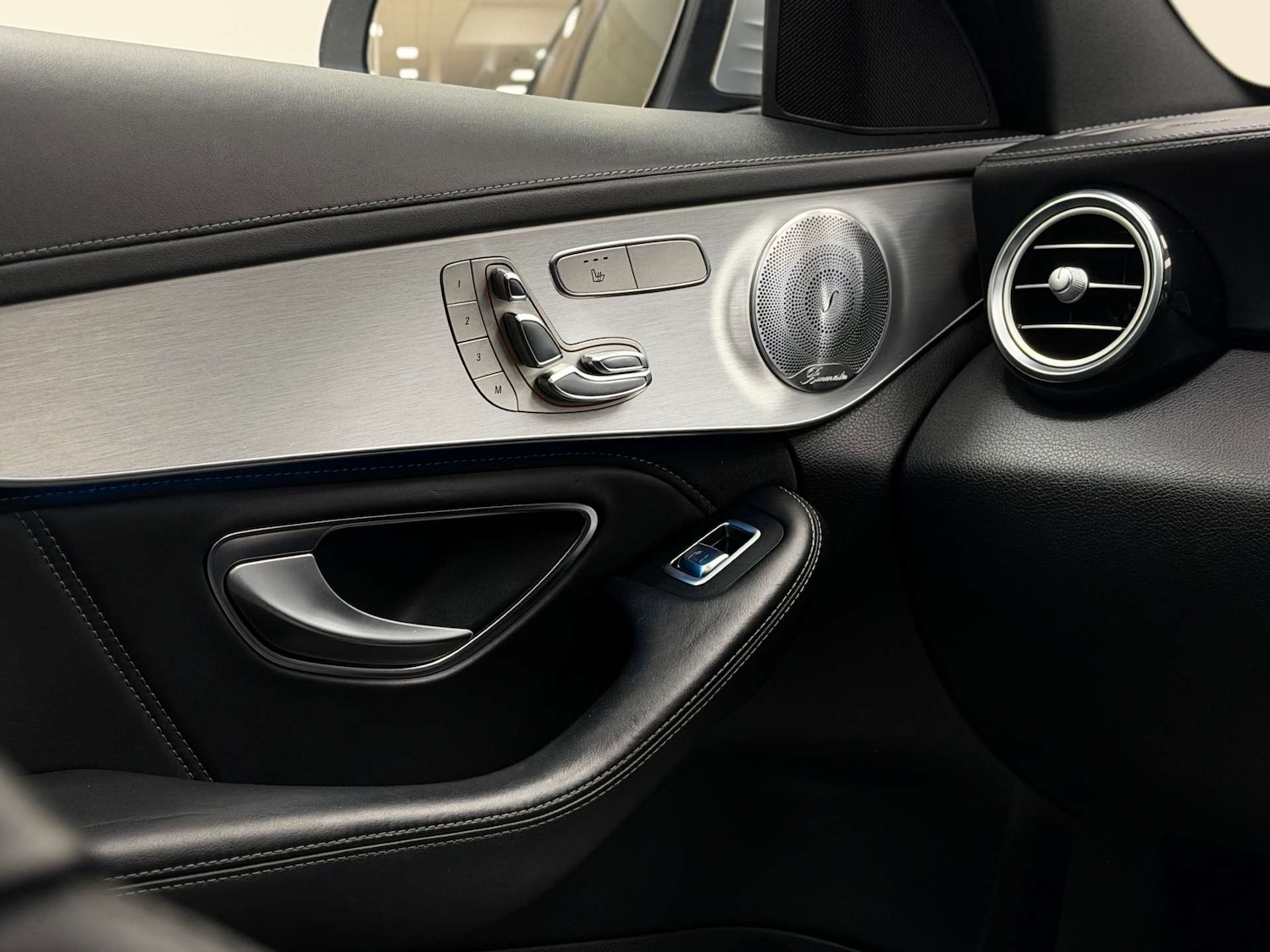 Used Mercedes-Benz C Class 2016 for sale - 76471350: Photo 30