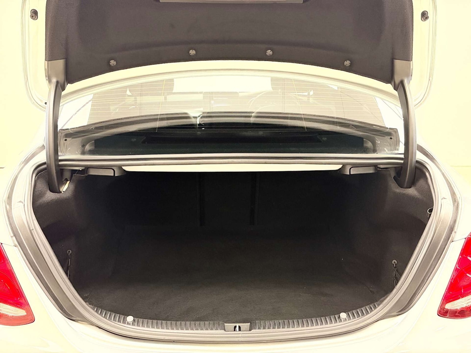 Used Mercedes-Benz C Class 2016 for sale - 76471350: Photo 40