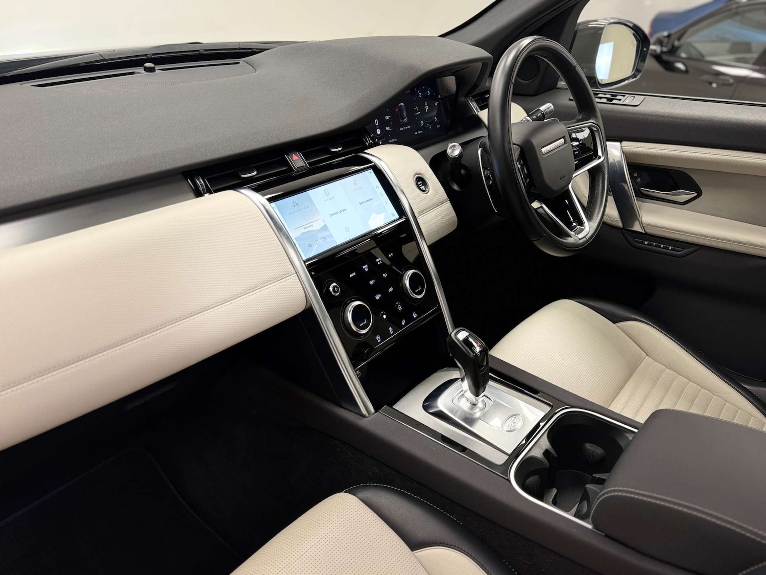 Used Land Rover Discovery Sport 2021 for sale - 77125174: Photo 17