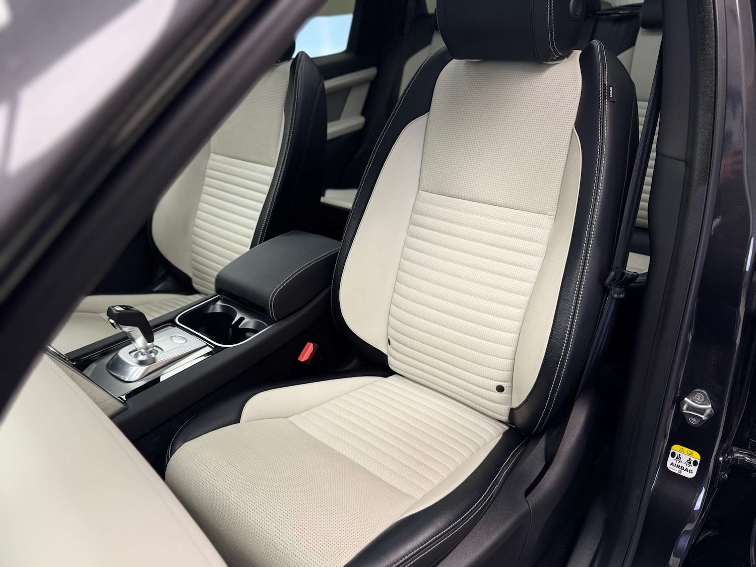 Used Land Rover Discovery Sport 2021 for sale - 77125174: Photo 45