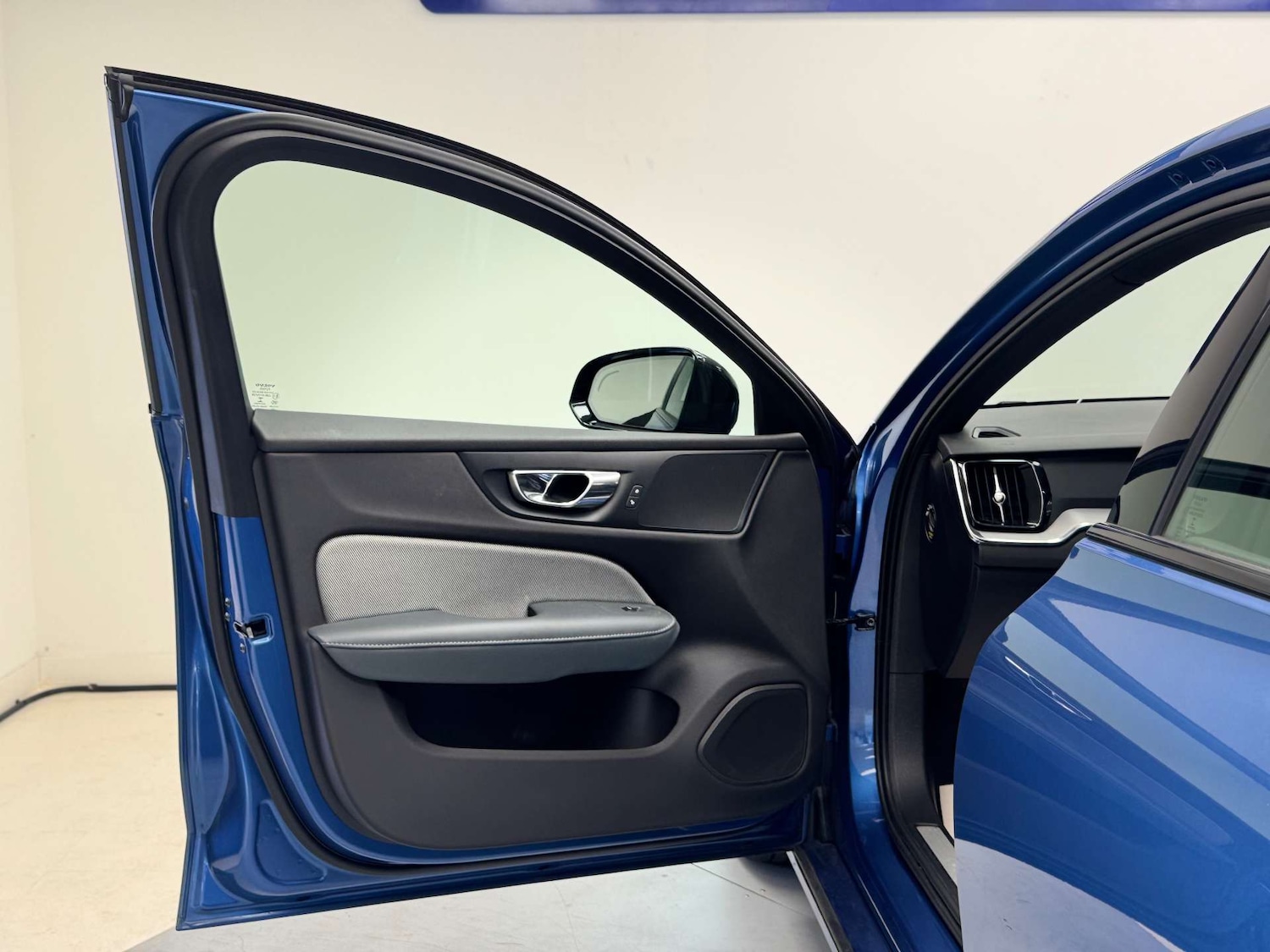 Used Volvo S60 2021 for sale - 76565651: Photo 43