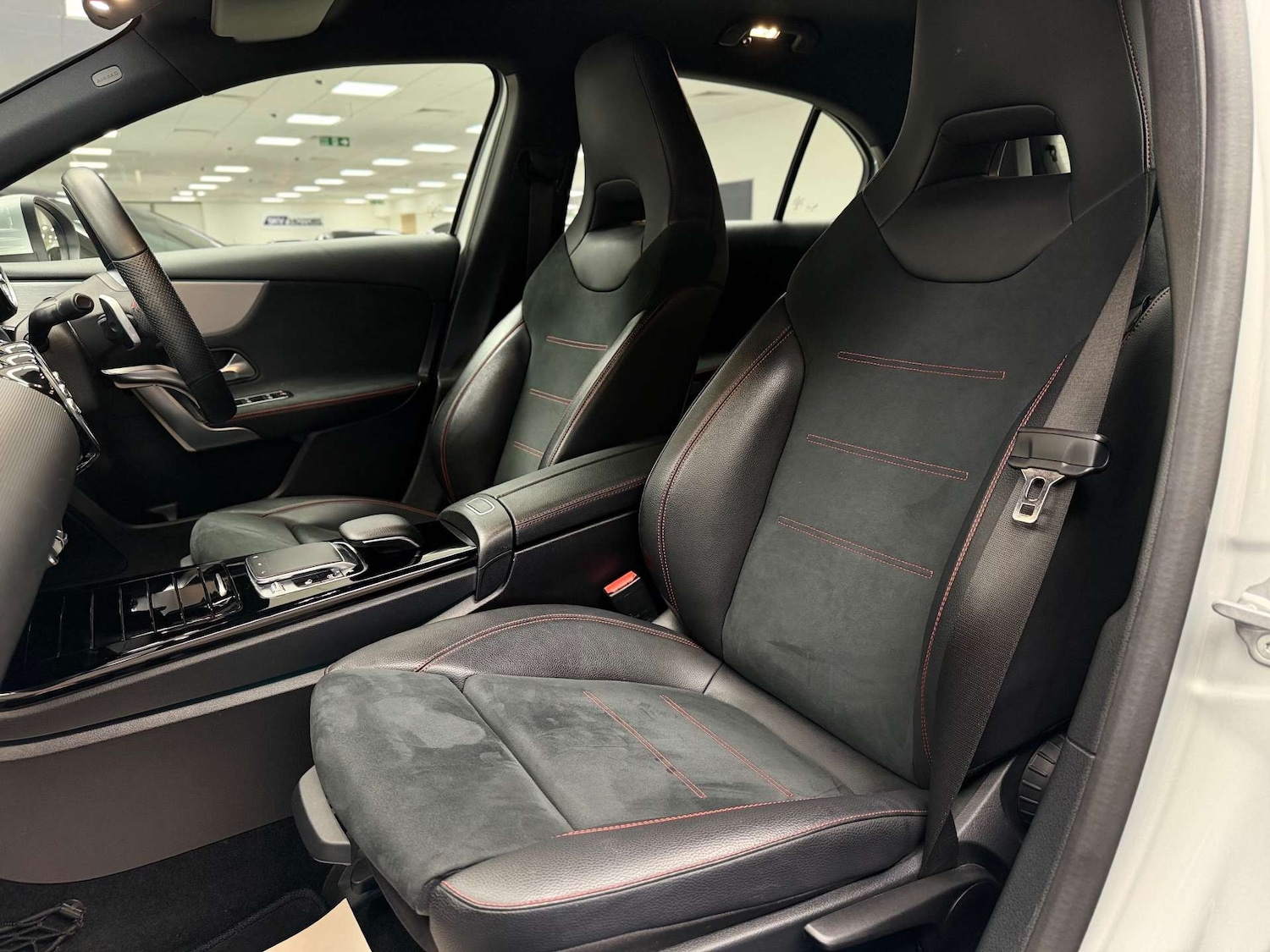 Used Mercedes-Benz A-Class 2018 for sale - 76521209: Photo 41