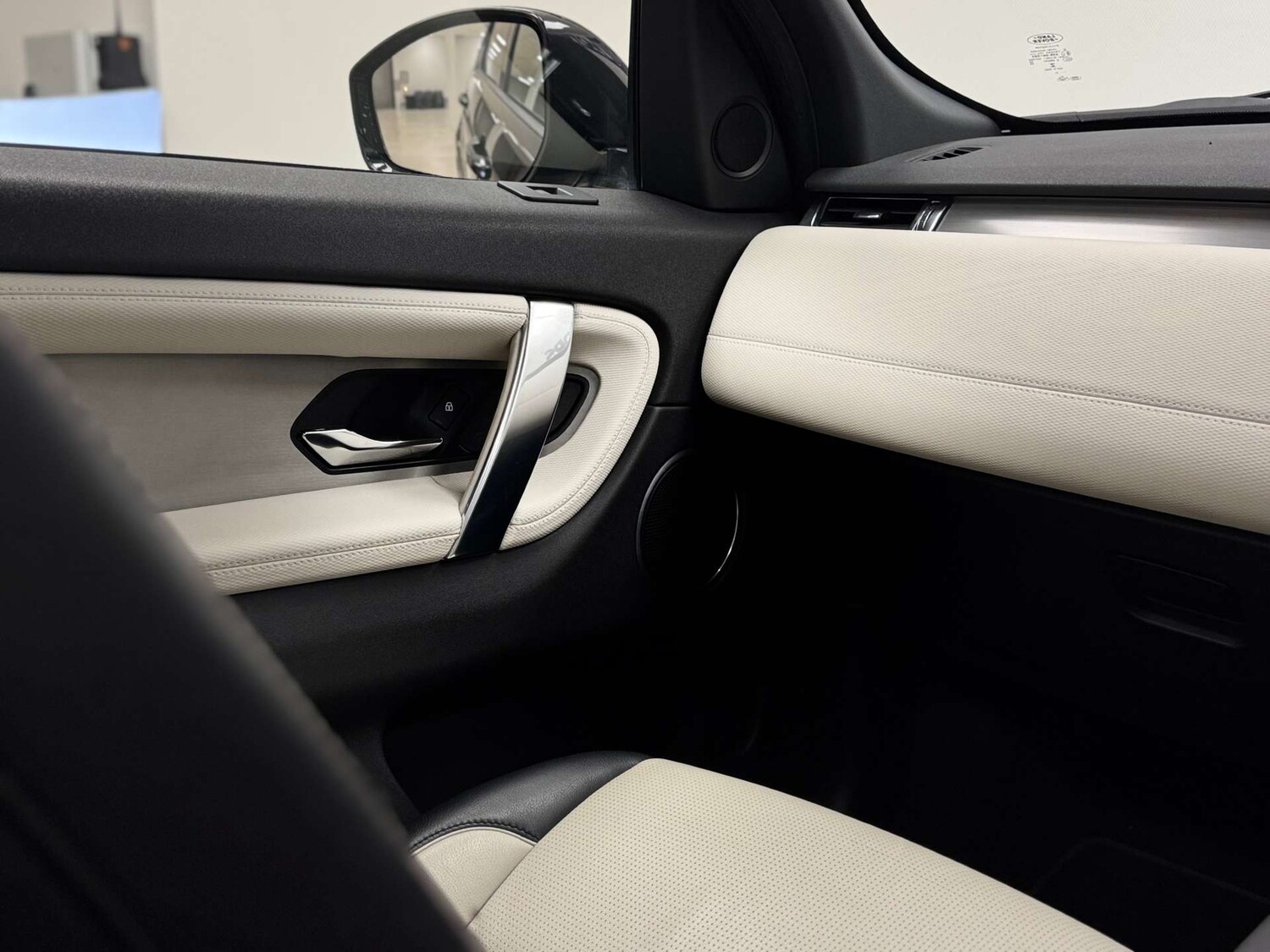 Used Land Rover Discovery Sport 2021 for sale - 77187756: Photo 31