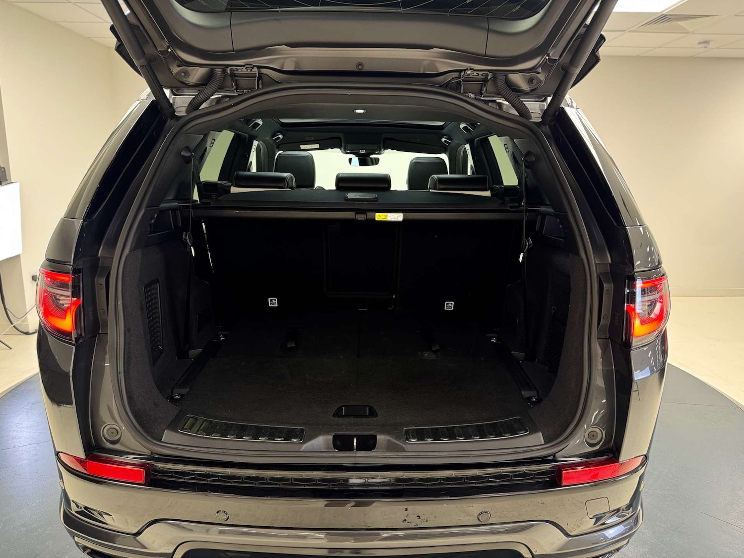 Used Land Rover Discovery Sport 2021 for sale - 77187756: Photo 38