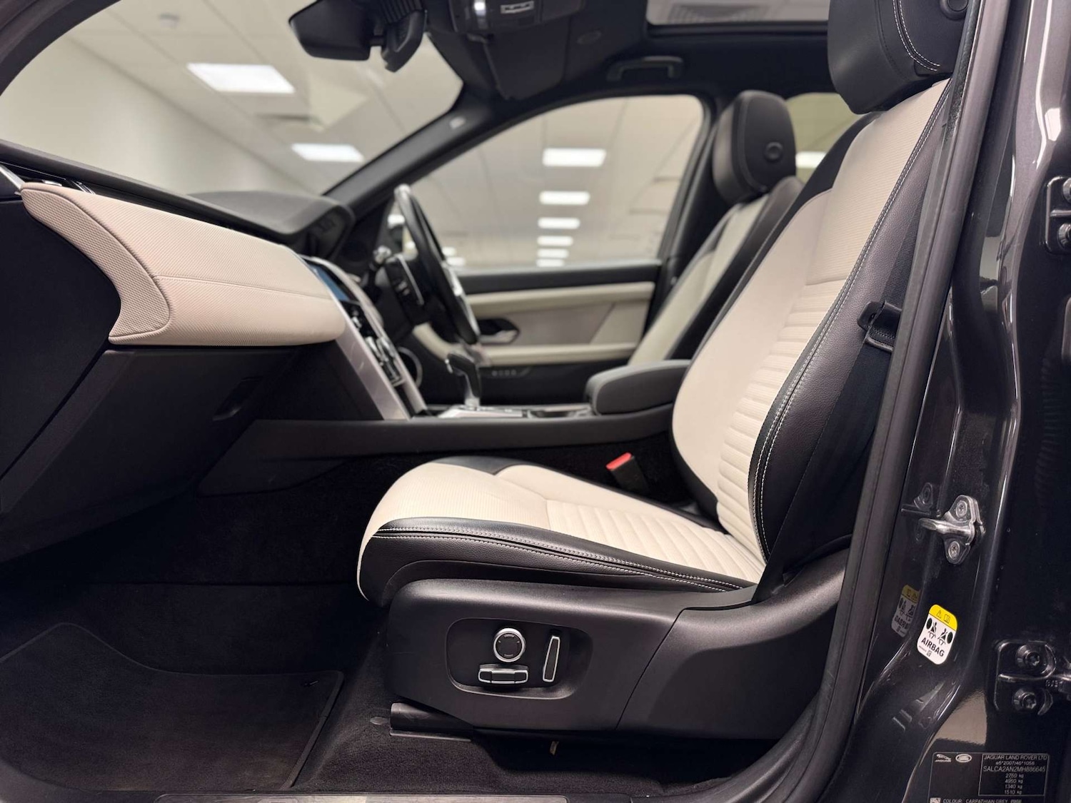 Used Land Rover Discovery Sport 2021 for sale - 77187756: Photo 43