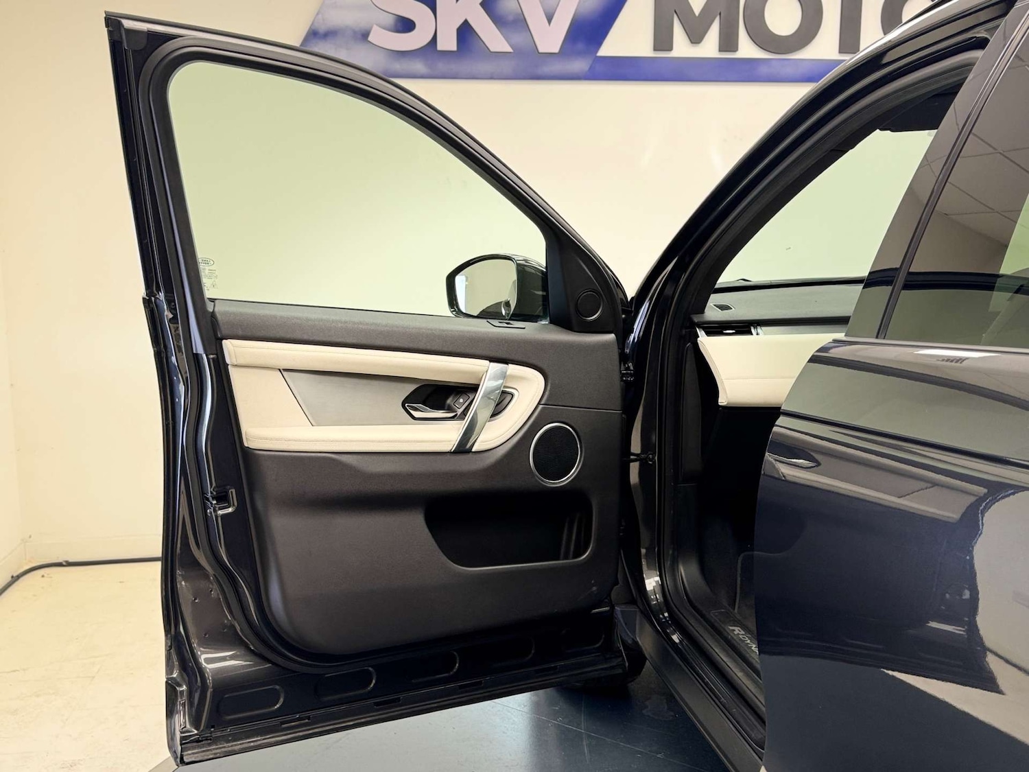 Used Land Rover Discovery Sport 2021 for sale - 77187756: Photo 51