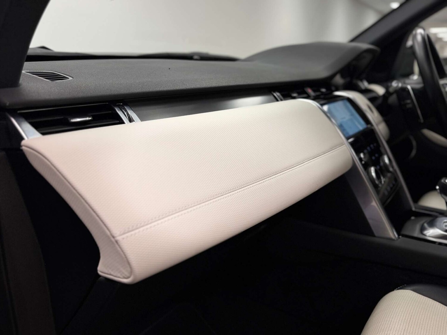 Used Land Rover Discovery Sport 2021 for sale - 77187756: Photo 52