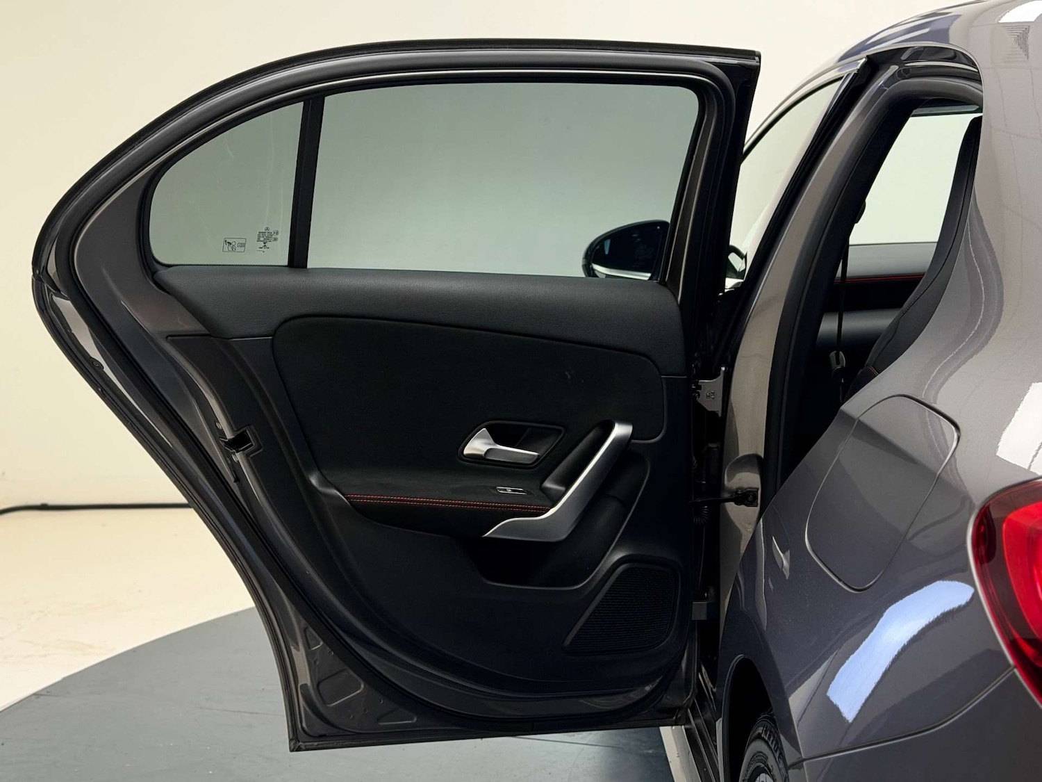 Used Mercedes-Benz A-Class 2018 for sale - 76438955: Photo 30