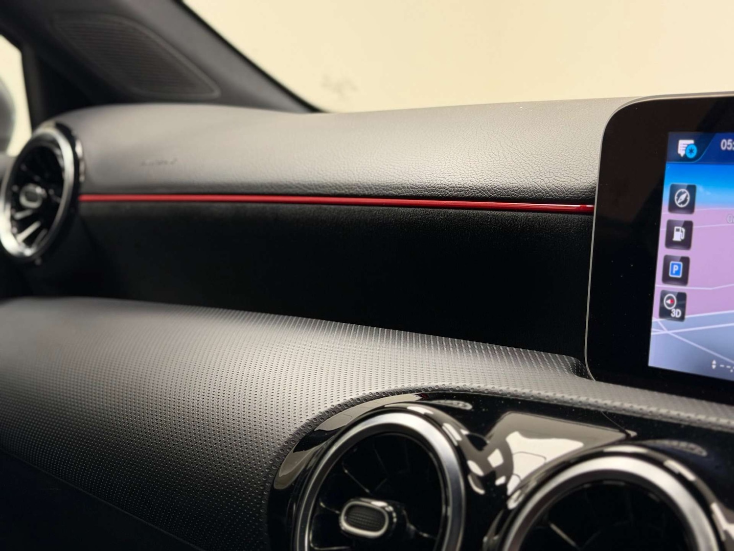 Used Mercedes-Benz A-Class 2018 for sale - 76438955: Photo 33