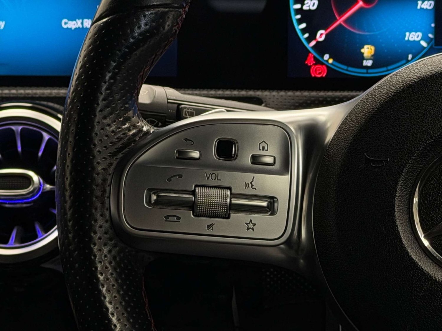 Used Mercedes-Benz A-Class 2018 for sale - 76571374: Photo 24