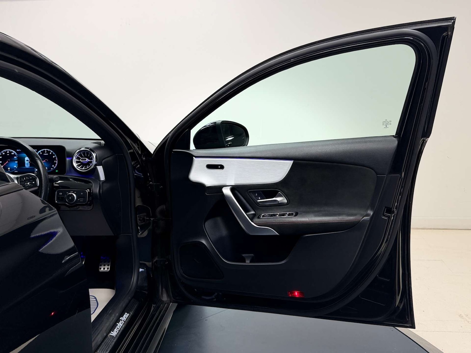 Used Mercedes-Benz A-Class 2018 for sale - 76571374: Photo 29