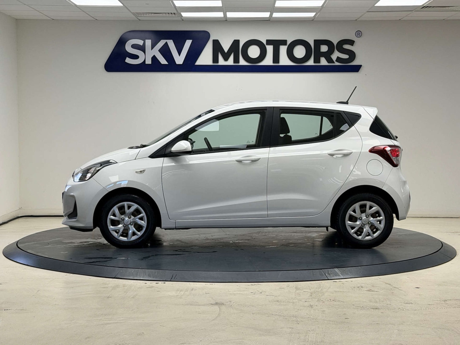 Used Hyundai i10 2018 for sale - 77937305: Photo 11