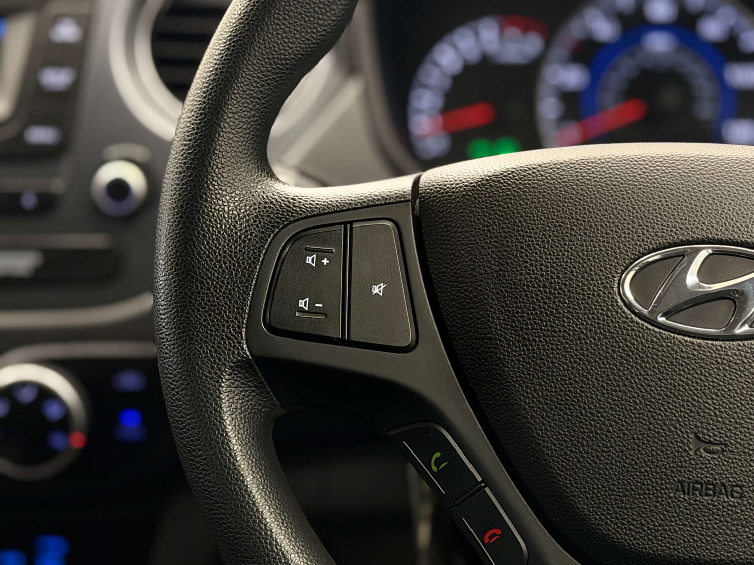 Used Hyundai i10 2018 for sale - 77937305: Photo 24