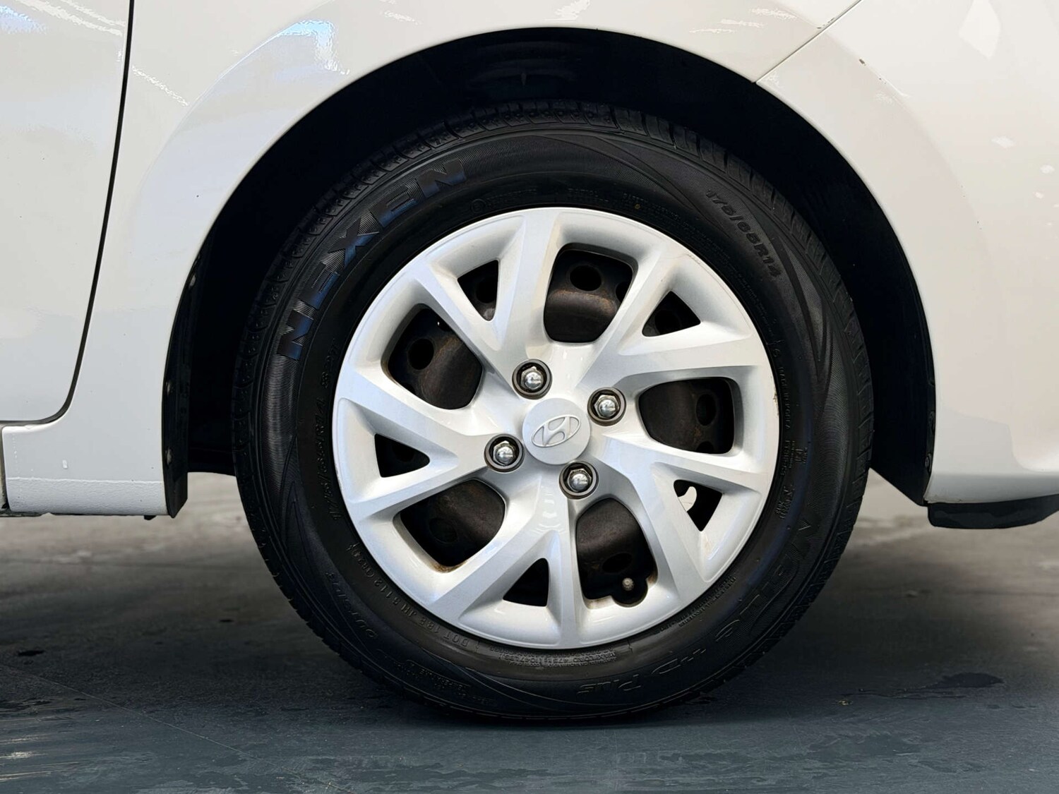 Used Hyundai i10 2018 for sale - 77937305: Photo 30