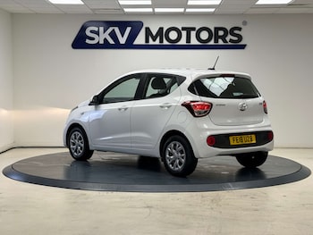 Used Hyundai i10 2018 for sale - 77937305: Photo