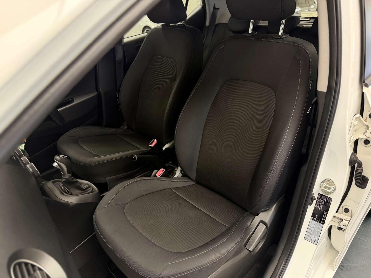 Used Hyundai i10 2018 for sale - 77937305: Photo 41