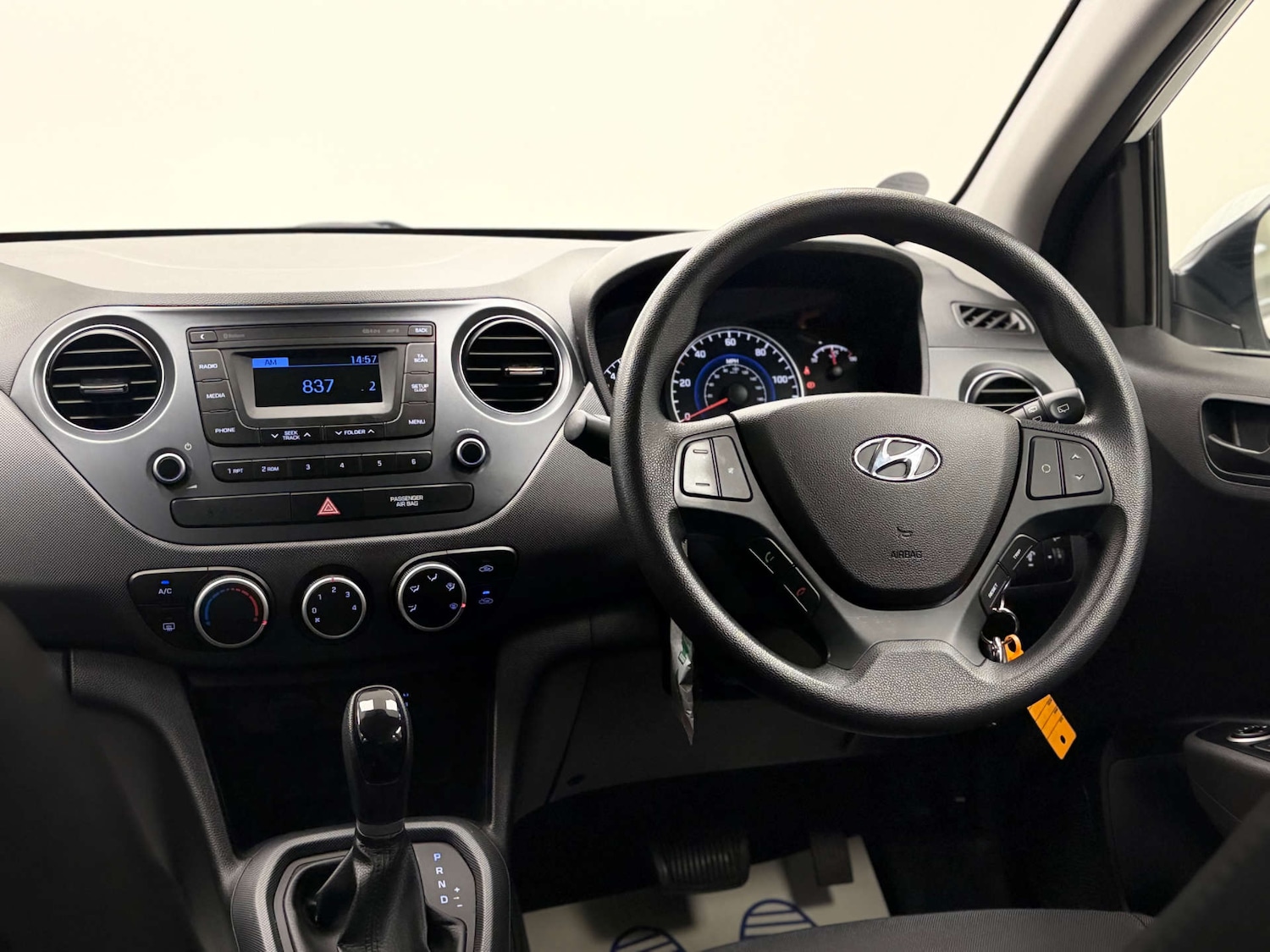 Used Hyundai i10 2018 for sale - 77937305: Photo 6