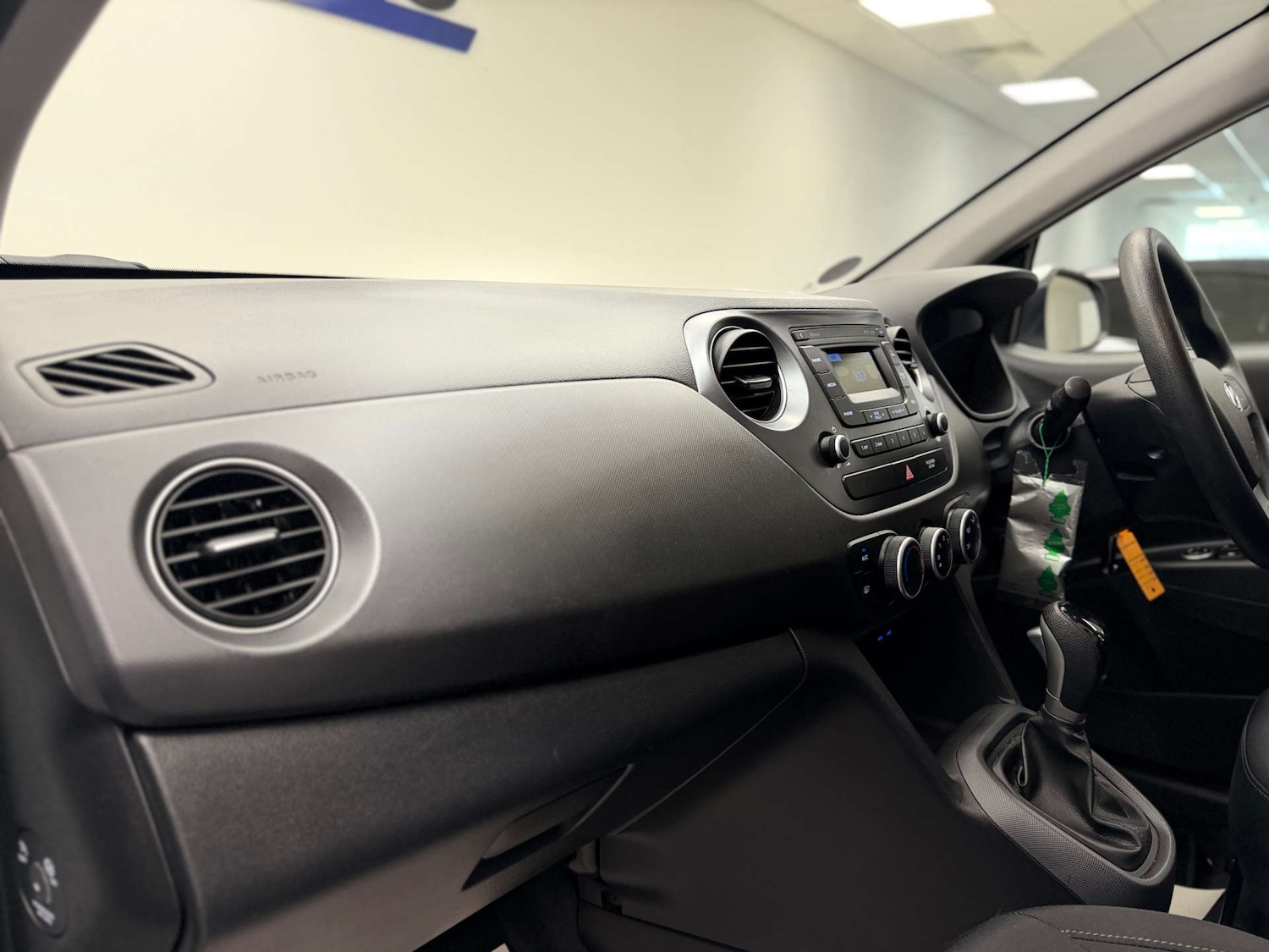 Used Hyundai i10 2018 for sale - 77937305: Photo 7