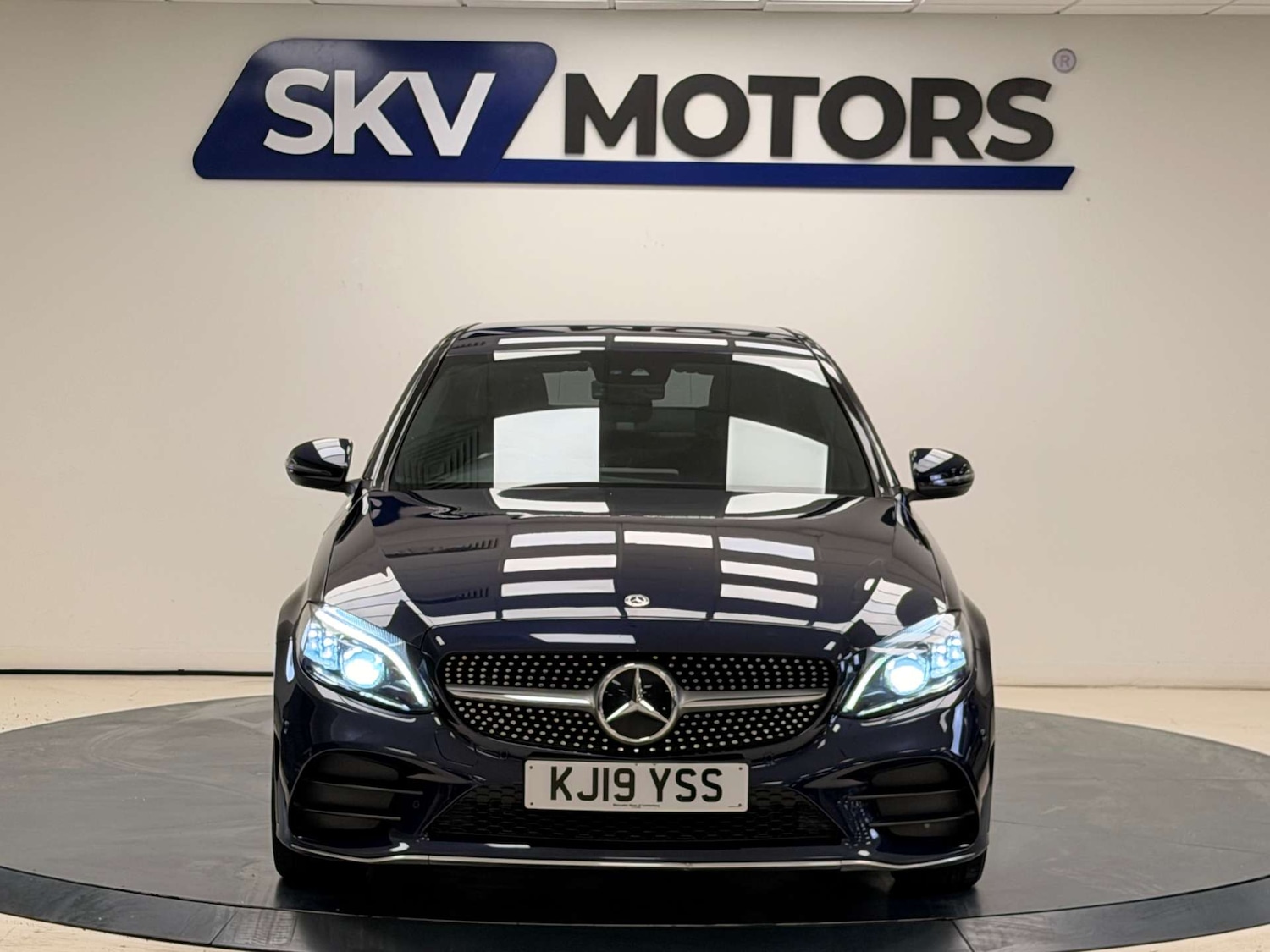 Used Mercedes-Benz C Class 2019 for sale - 76741537: Photo 2