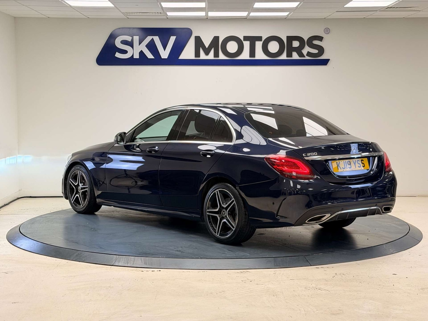 Used Mercedes-Benz C Class 2019 for sale - 76741537: Photo 3