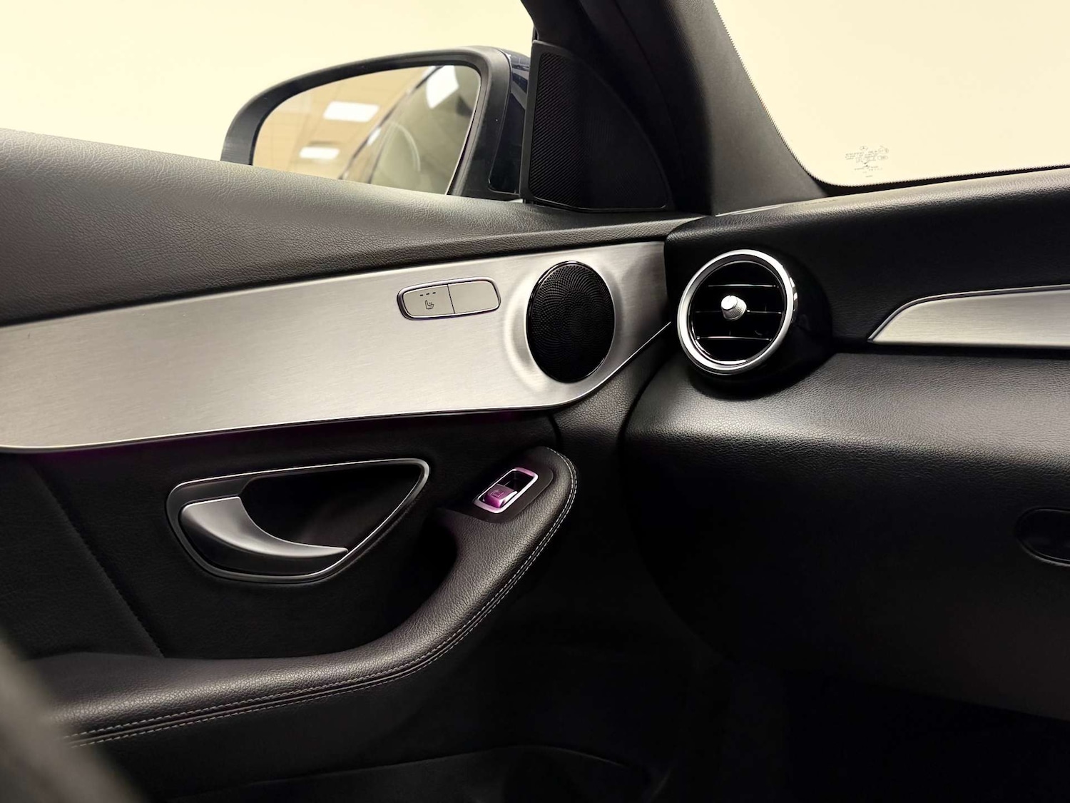 Used Mercedes-Benz C Class 2019 for sale - 76741537: Photo 31