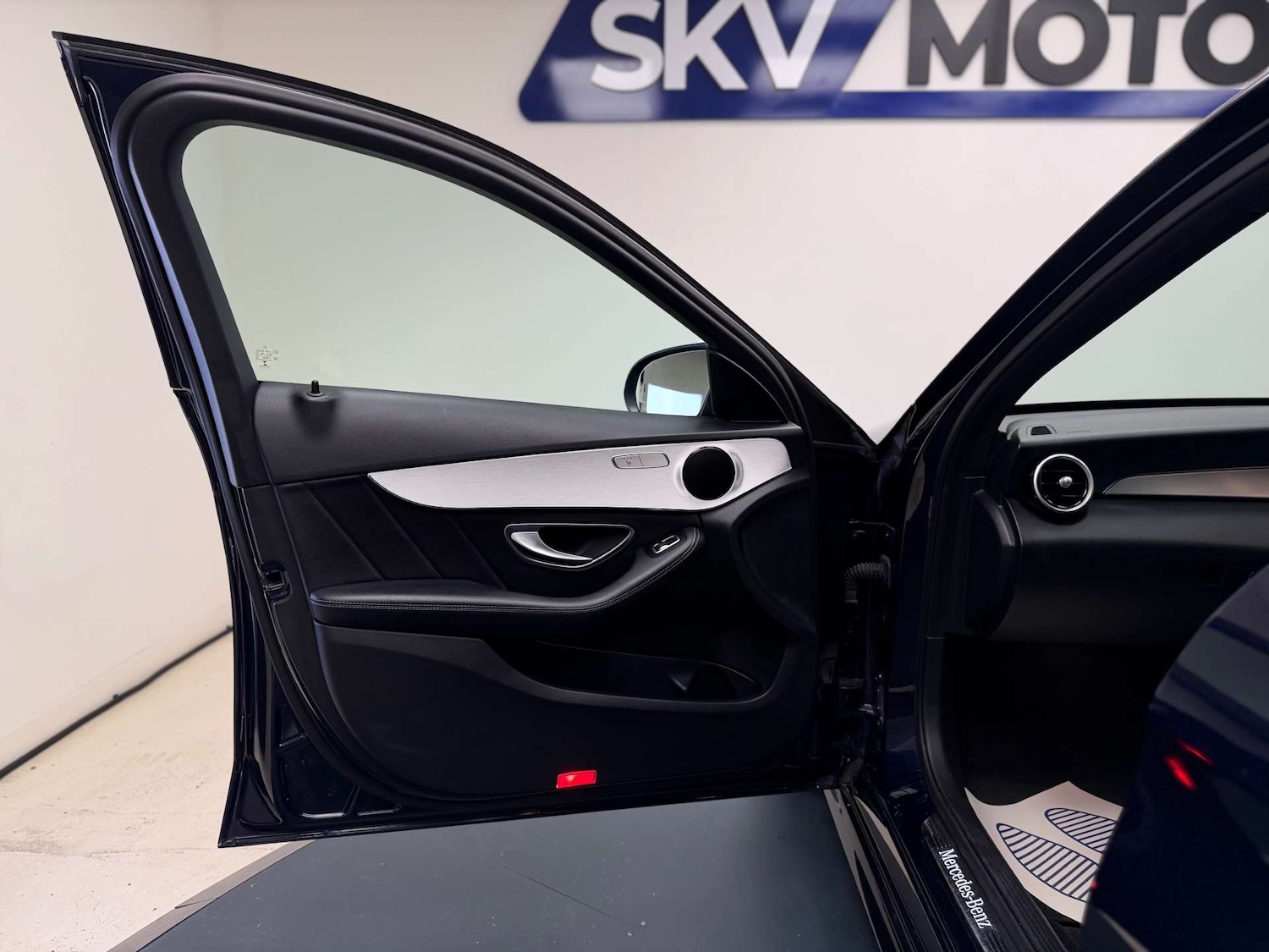 Used Mercedes-Benz C Class 2019 for sale - 76741537: Photo 32