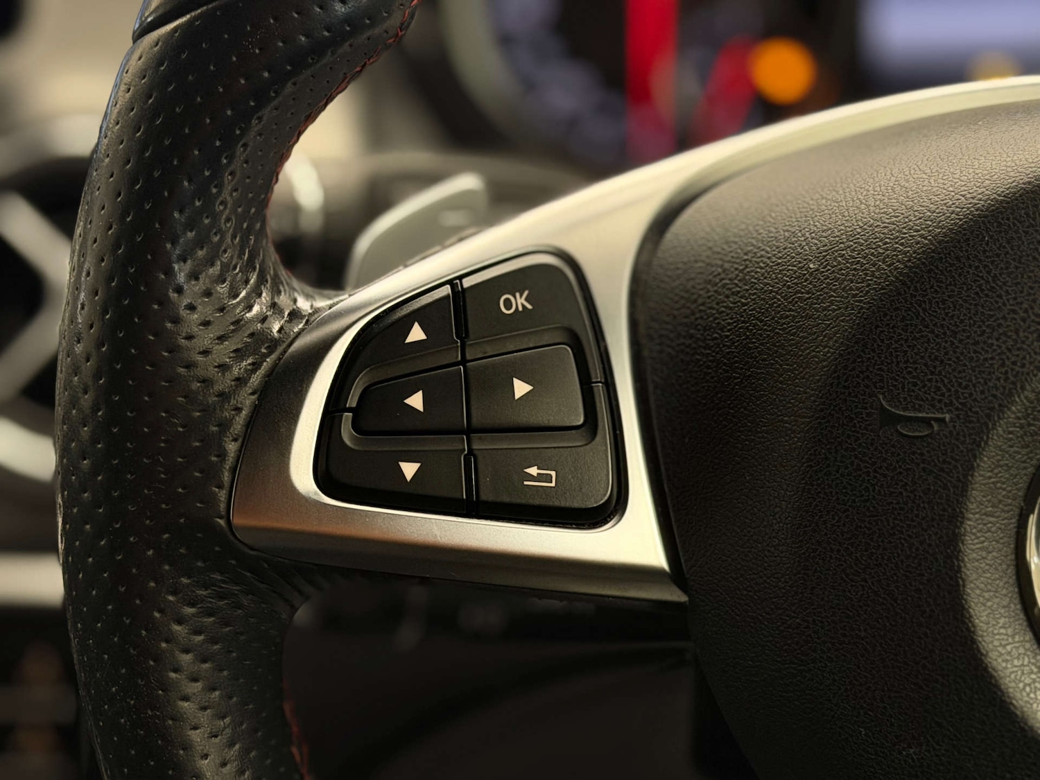 Used Mercedes-Benz GLA 2018 for sale - 76983909: Photo 25