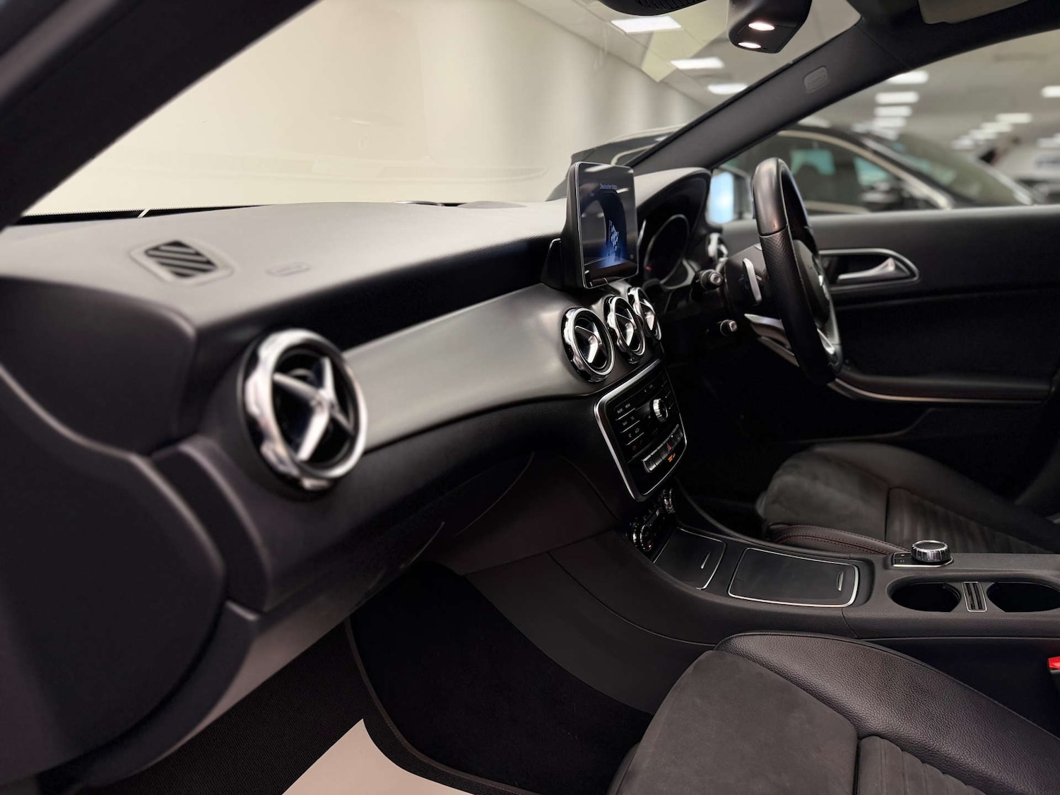 Used Mercedes-Benz GLA 2018 for sale - 76983909: Photo 5