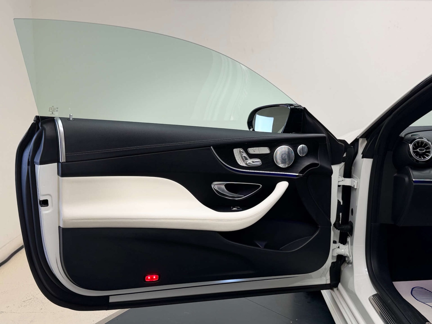 Used Mercedes-Benz E Class 2017 for sale - 77953402: Photo 25