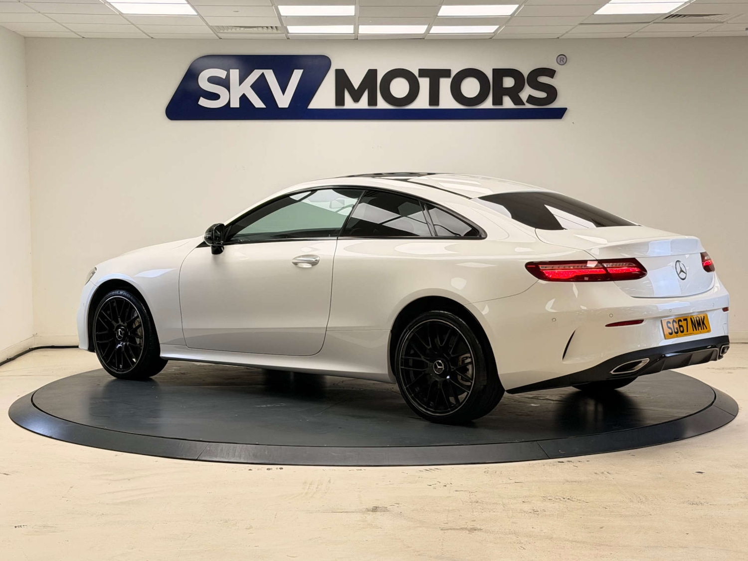 Used Mercedes-Benz E Class 2017 for sale - 77953402: Photo 8