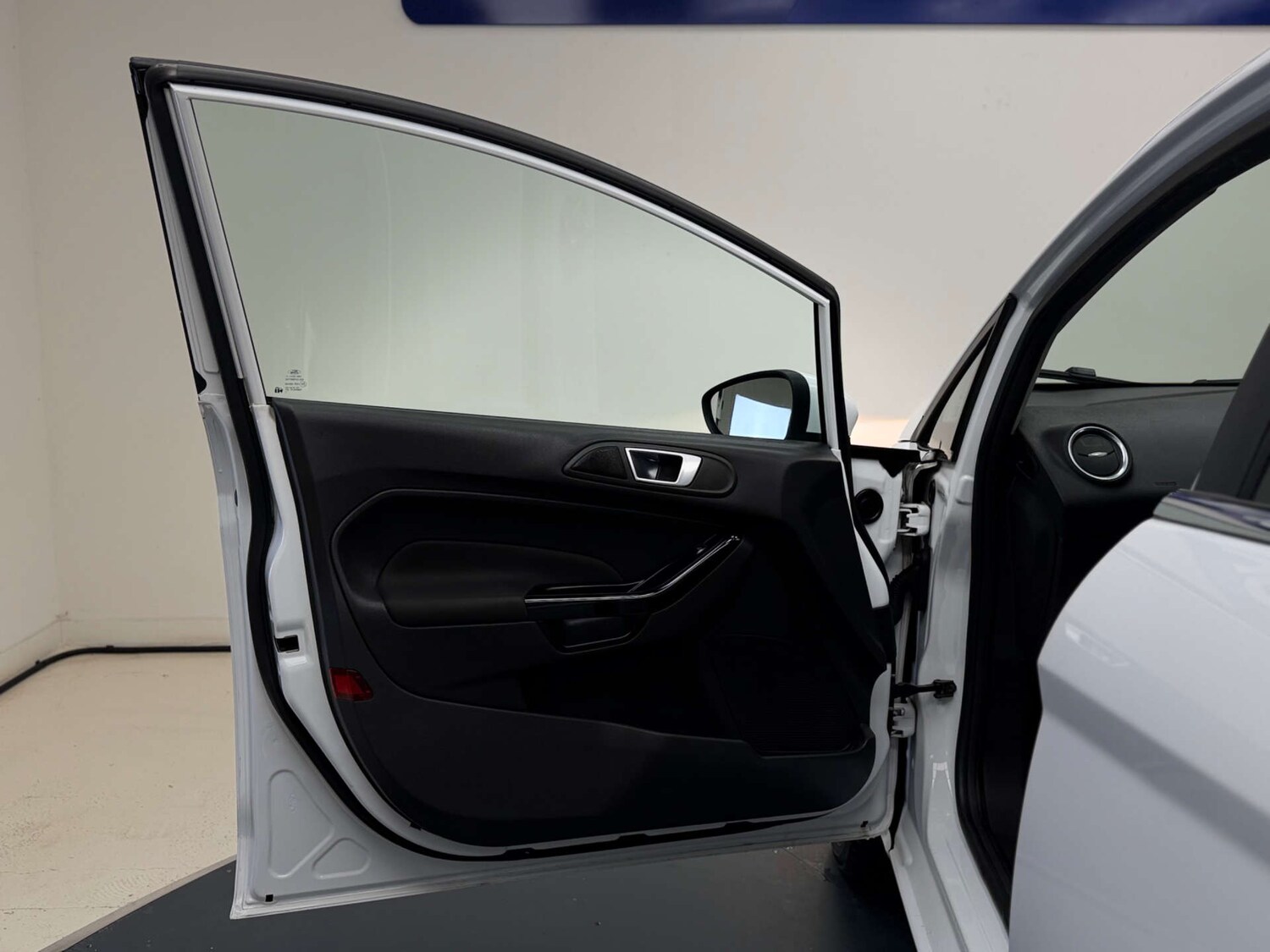 Used Ford Fiesta 2015 for sale - 77681254: Photo 26