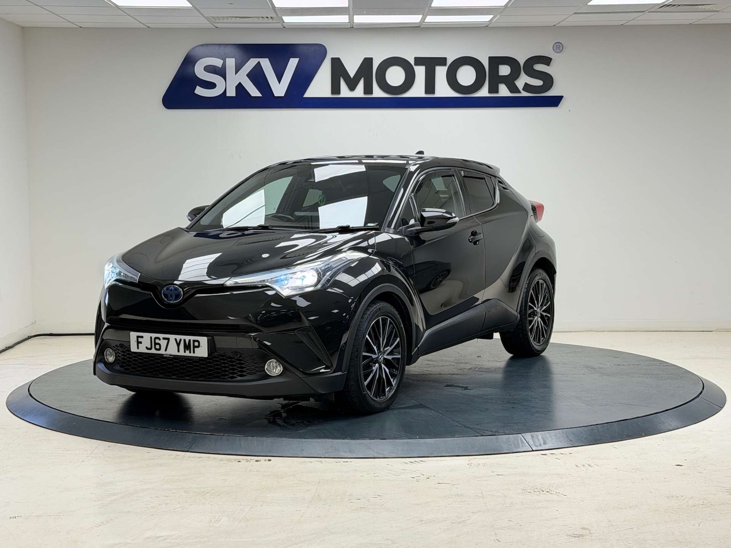 Used Toyota C-HR 2017 for sale - 76539487: Photo 10