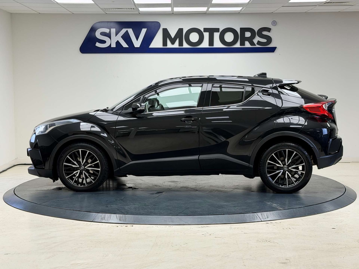 Used Toyota C-HR 2017 for sale - 76539487: Photo 13