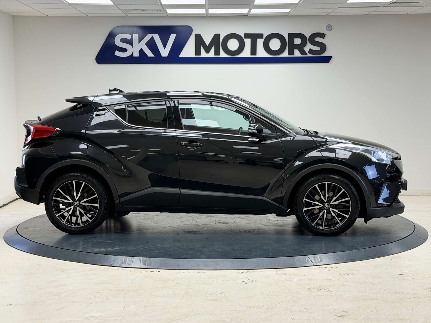 Used Toyota C-HR 2017 for sale - 76539487: Photo 15