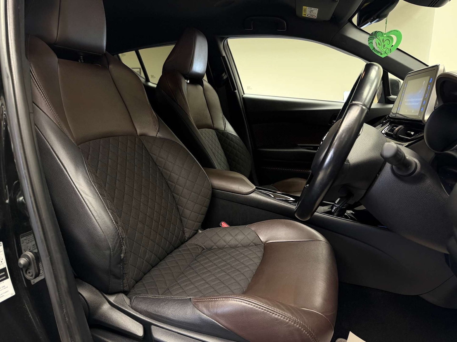 Used Toyota C-HR 2017 for sale - 76539487: Photo 17