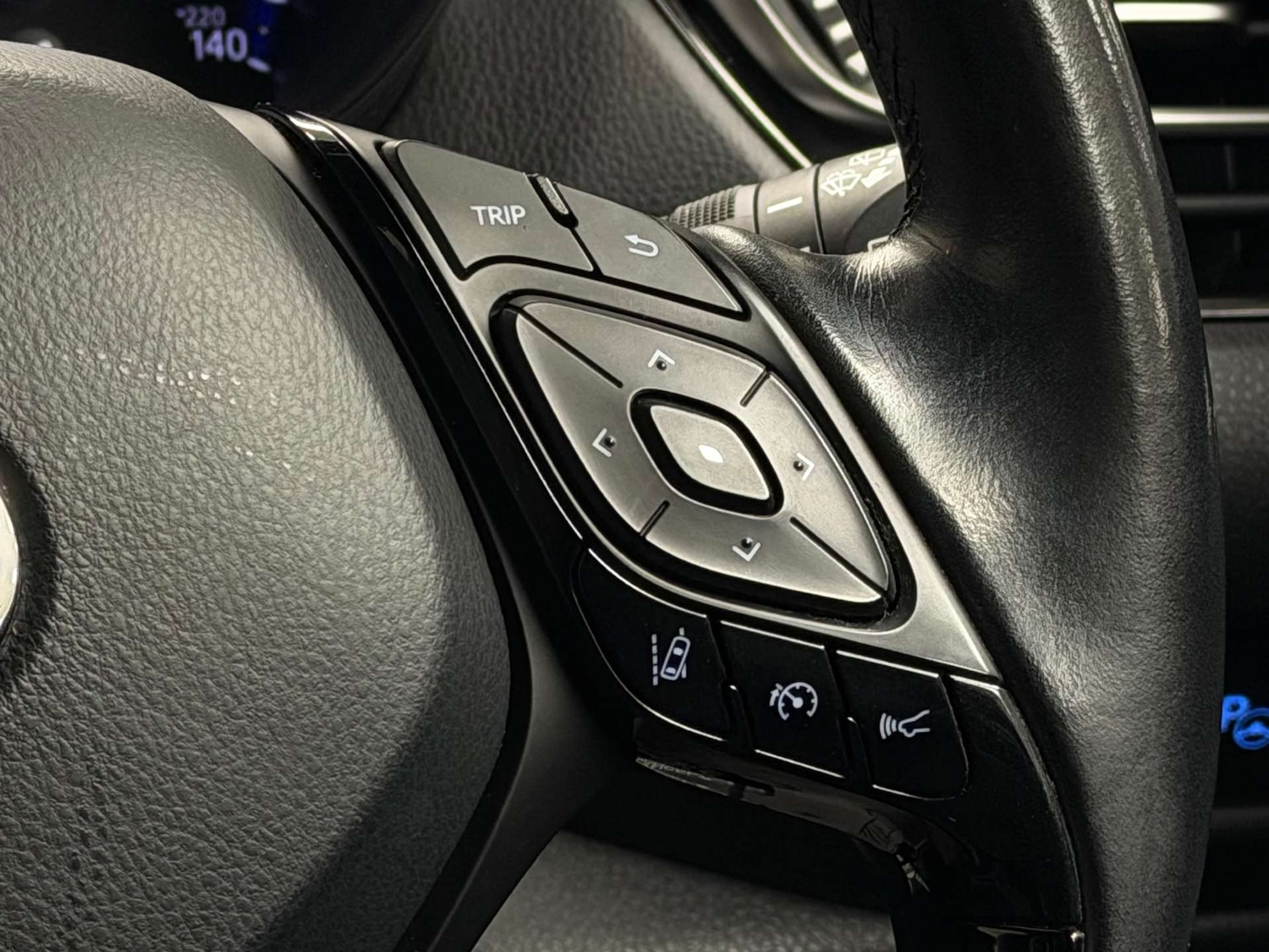 Used Toyota C-HR 2017 for sale - 76539487: Photo 25