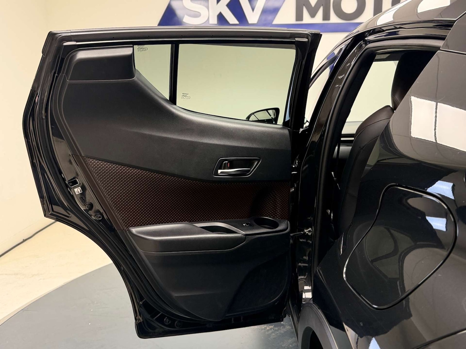 Used Toyota C-HR 2017 for sale - 76539487: Photo 30