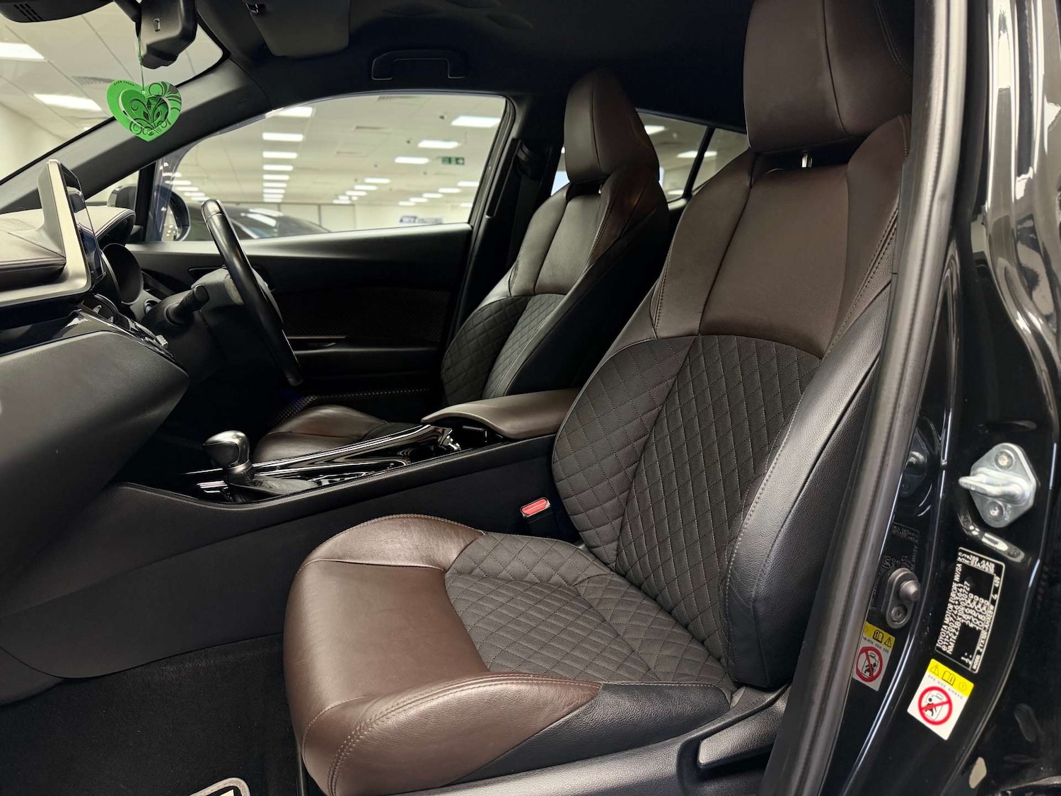 Used Toyota C-HR 2017 for sale - 76539487: Photo 42