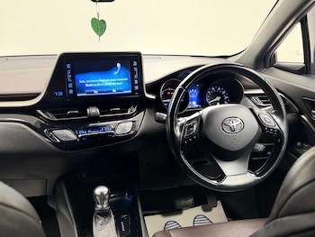 Used Toyota C-HR 2017 for sale - 76539487: Photo