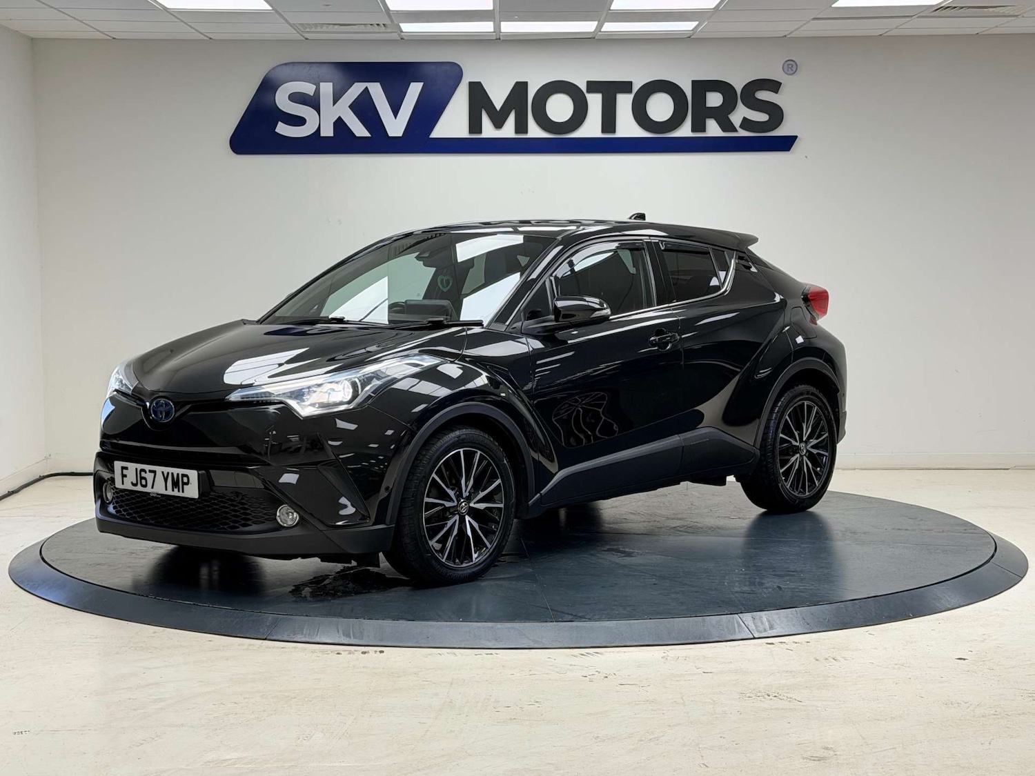 Used Toyota C-HR 2017 for sale - 76539487: Photo 5