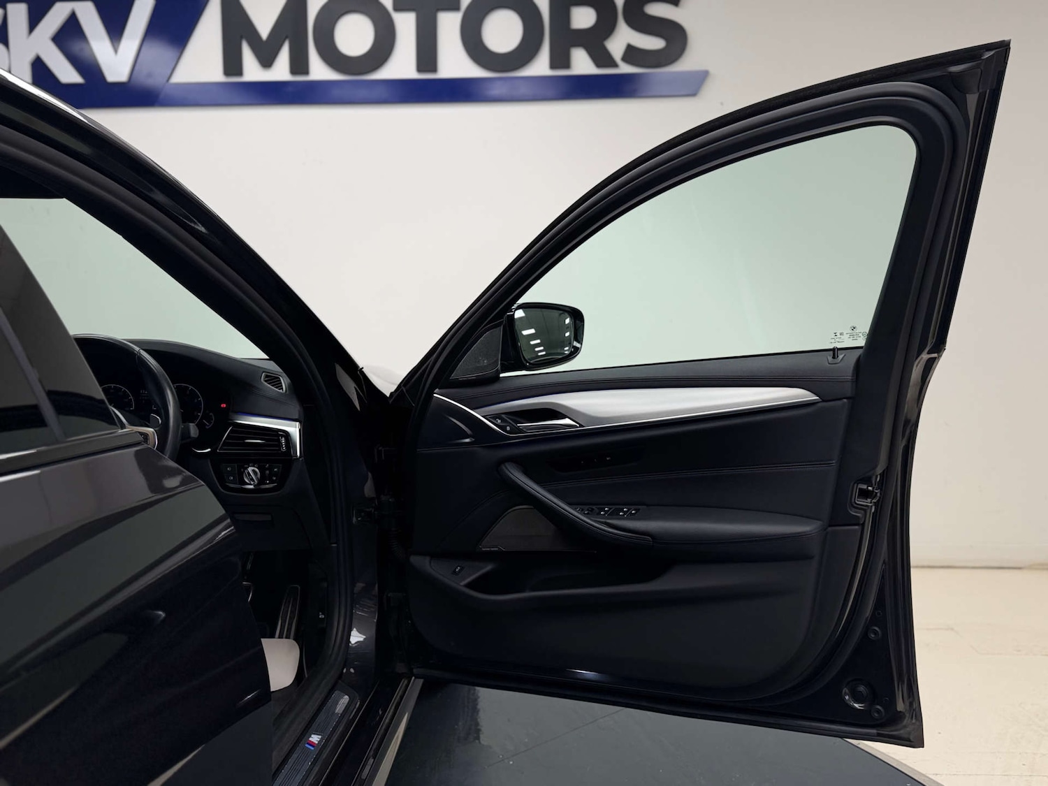 Used BMW 5 Series 2019 for sale - 77228430: Photo 28