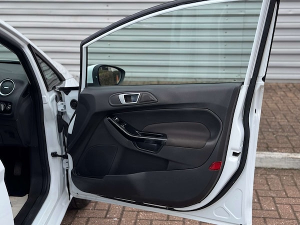 Used Ford Fiesta 2013 for sale - 74126642: Photo 14
