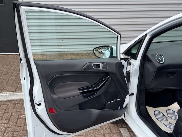 Used Ford Fiesta 2013 for sale - 74126642: Photo 15