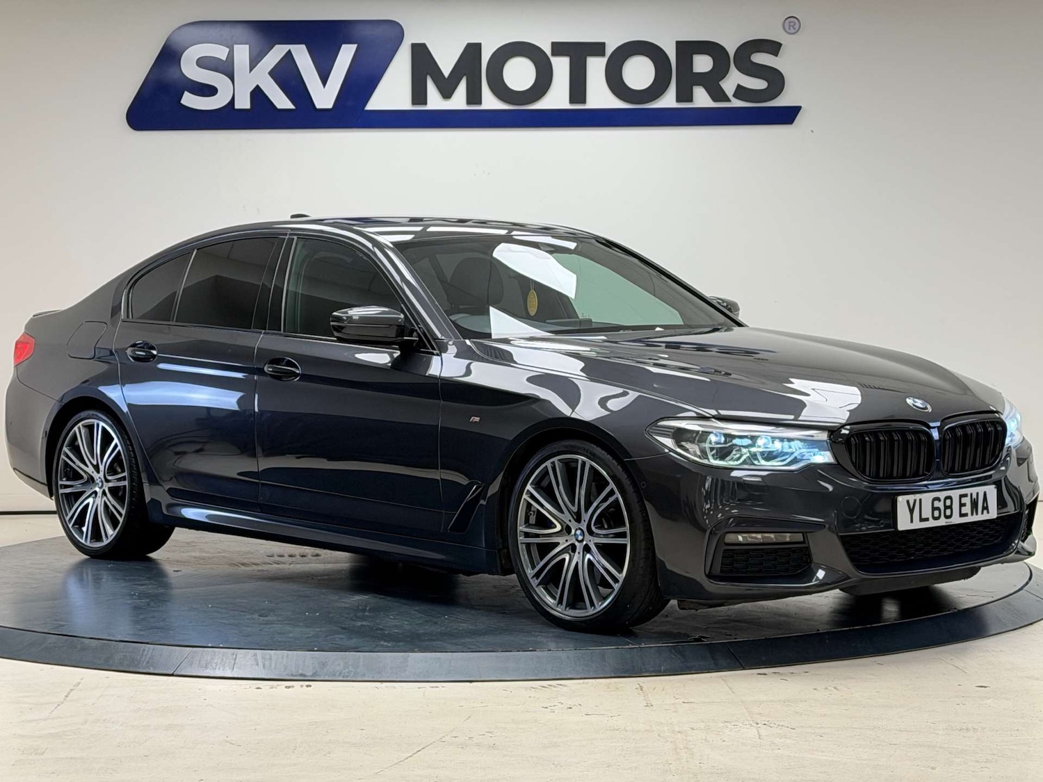 Used BMW 5 Series 2018 for sale - 77053571: Photo 1