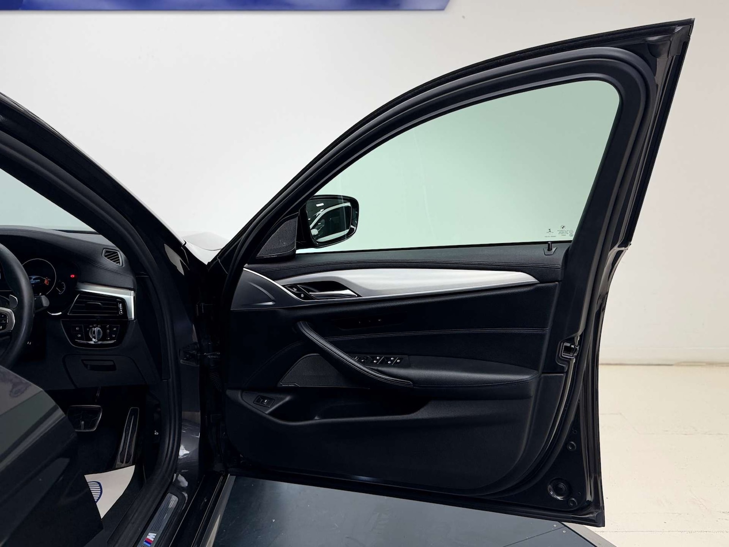 Used BMW 5 Series 2018 for sale - 77053571: Photo 27