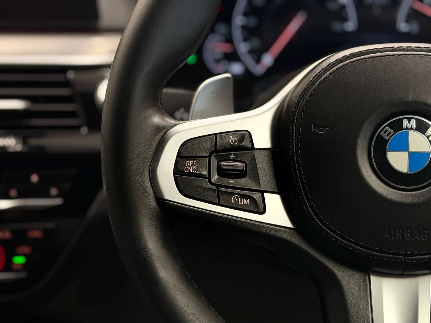 Used BMW 5 Series 2018 for sale - 77053571: Photo 38