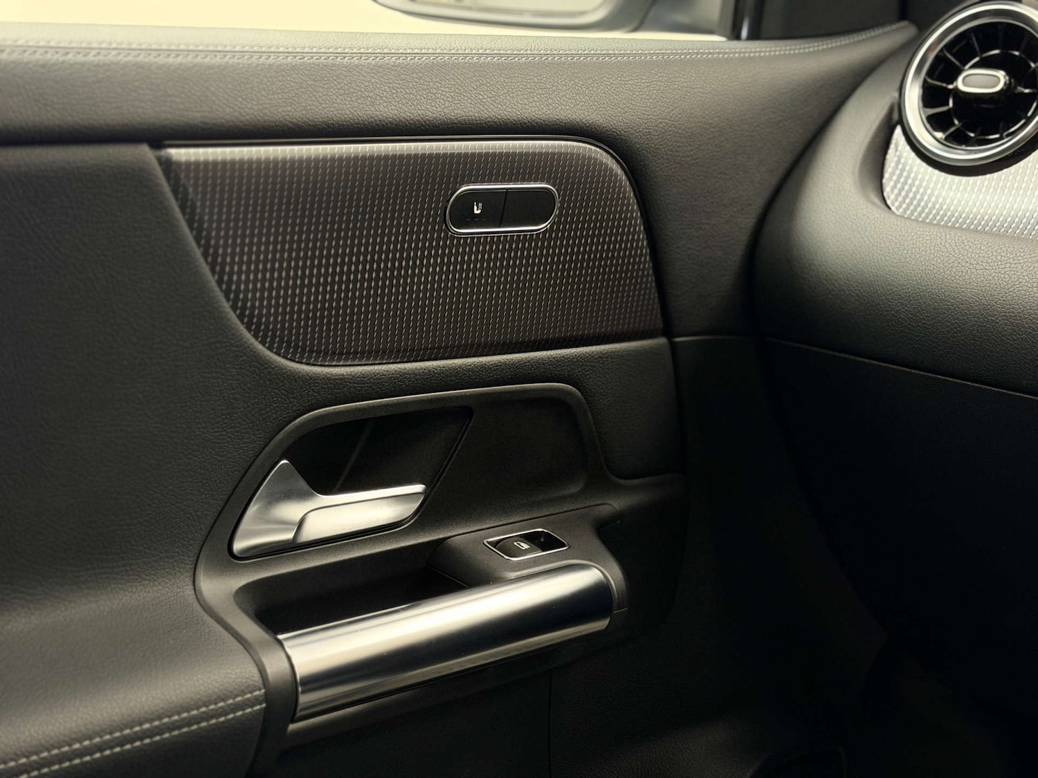 Used Mercedes-Benz GLA 2021 for sale - 77097075: Photo 44