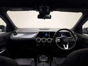 Used Mercedes-Benz GLA 2021 for sale - 77097075: Photo