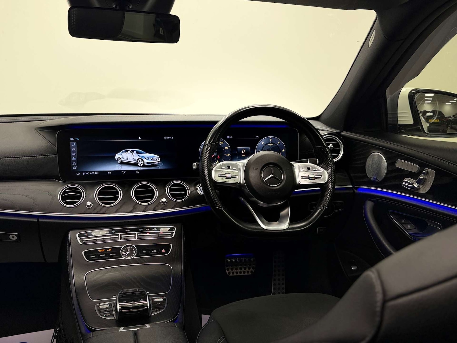 Used Mercedes-Benz E Class 2019 for sale - 76521210: Photo 4